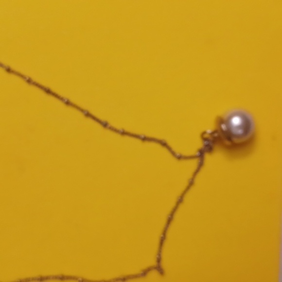 Round Imitation Pearl Drop Necklace - Picture 2 of 3